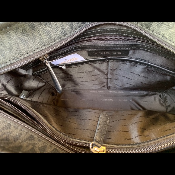 Gaby’sBags👜💕- Michael Kors Pocket Tote black Mk - Picture 8 of 8